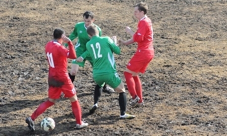 Матч первой лиги чемпионата Казахстана проходил на поле без травы - изображение 1