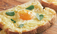 Можно ли есть яйца с хлебом на завтрак — диетолог указала на важный нюанс