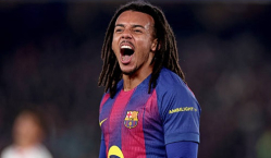 Дубль защитника за три минуты спас «Барселону» от позора в Лиге Чемпионов