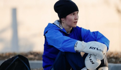 Назым Кызайбай продает автомобиль ради мечты