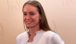 Елену Рыбакину заметили на вечеринке перед последним турниром в году. Видео