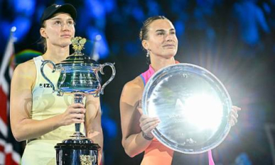 Видео лучших моментов финала Рыбакина — Соболенко на Australian Open-2026