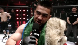 Узбекистанский боец нокаутировал казахстанца и бросил вызов Еркебулану Токтару. Видео