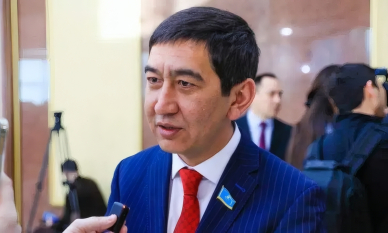 «Не только Шайдоров». Депутат Заитов рассказал о задержках зарплат в сборных Казахстана