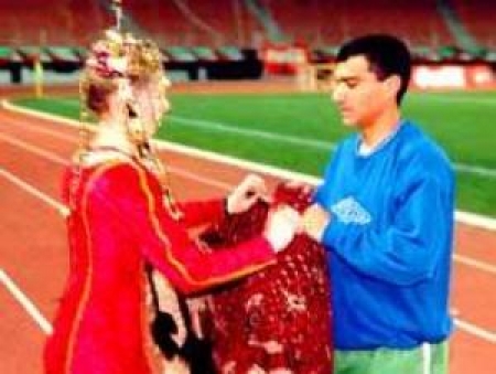 После выстрела Уразов остался жив