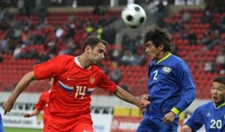 Самат Смаков борется с Романом Широковым