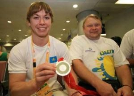 Девушки в тяжелой атлетике завоевали три медали