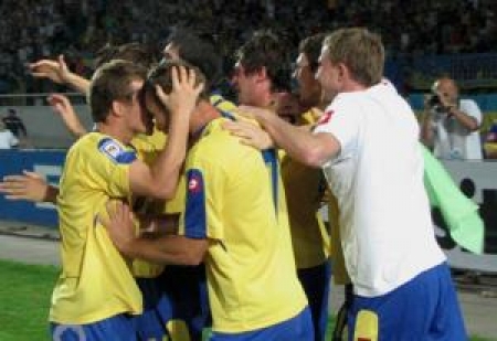 Шевченко забивает победный гол Беларуси