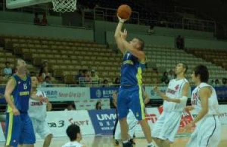 В отличии от своих молодых партнеров, национальная сборная Казахстана не блещет