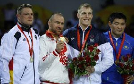 У Асета бронза