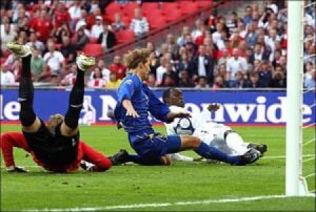 Казахстанцы боролись весь первый тайм