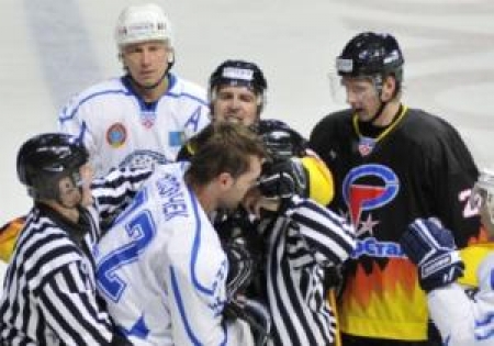 Борьба на поле накалялась с каждой минутой