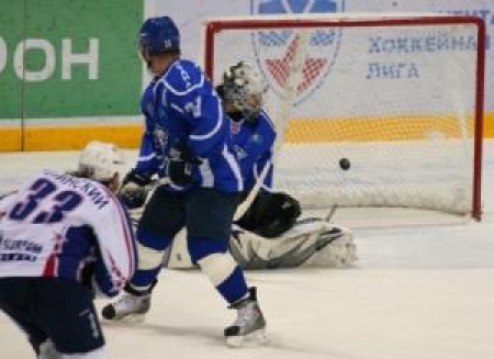 Шайба в воротах астанчан