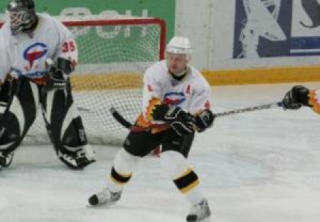 Череповецкие хоккеисты побеждают астанчан