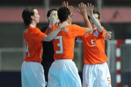 Сборная Нидерландов разгромила команду Казахстана