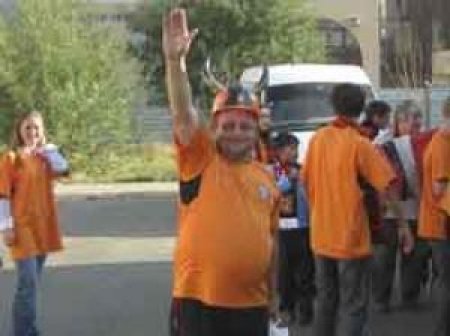 Болельщики вновь переодеваются в оранжевый