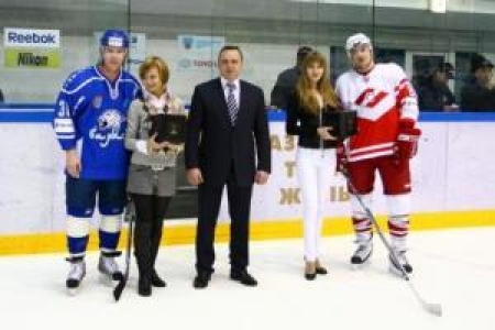 Награждение лучших игроков встречи