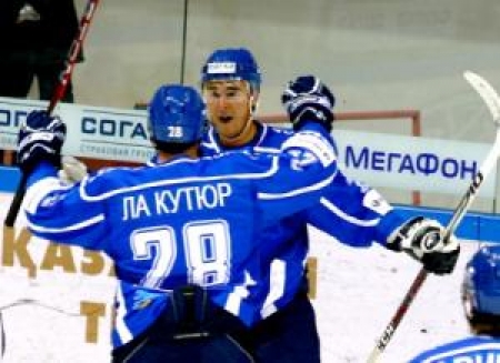 Новичок Дэн Лакутюр отдал передачу