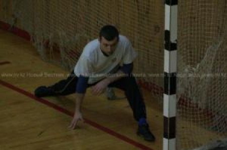 Новый голкипер карагандинцев Кирилл Ермолаев