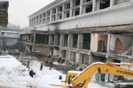 Идет ли стройка за забором?