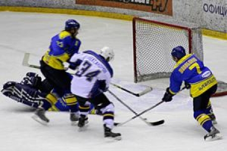 Хозяева атакуют ворота Ворогушина