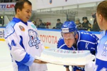 Болельщики поздравляют Даллмэна