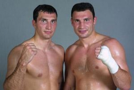 Братья Кличко помогут развитию бокса в Казахстане