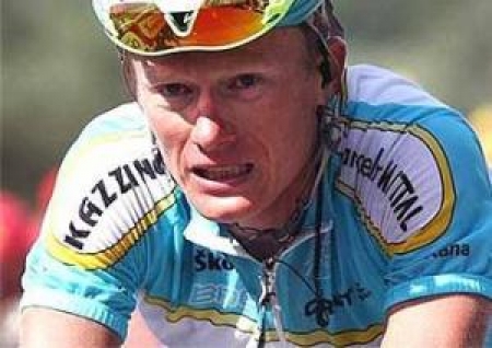 Неизвестно прокатится ли Винокуров в составе родной команды