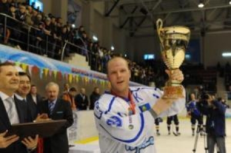 Кубок в руках капитана