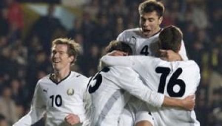 Беларусы отмечают гол, очередной гол