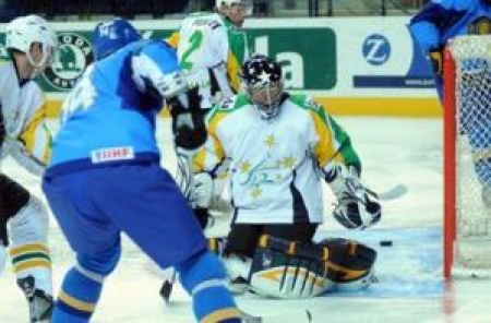 Очередная шайба влетает в ворота австралийцев