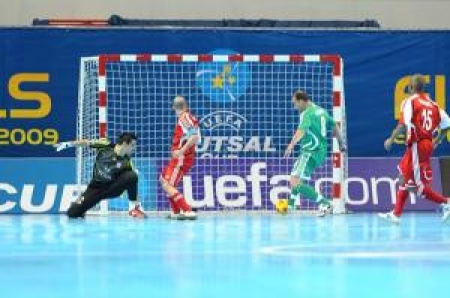 Шумахер делает счет 2:0 в пользу «Интервью»