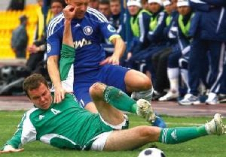 Команда Тихонова осталась в лидерах