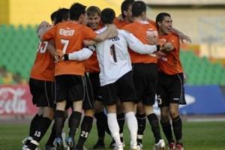 Игроки карагандинского «Шахтера» после победы над «Локомотивом»