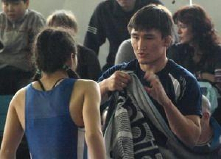 Екибастуз. Чемпионат Казахстана среди женщин. Кайрат Сагадиев раскрывает своим подопечным секреты побед