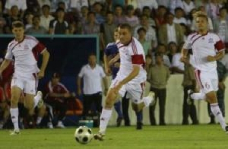 Хайруллин спешит к мячу