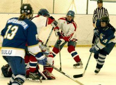 Казахстанские хоккеистки готовятся в Алматы