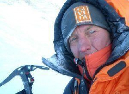 Денис импульсивно и очень ярко рассказывает, так, что начинаешь чувствовать энергетику, харизму человека с чистой и светлой душой