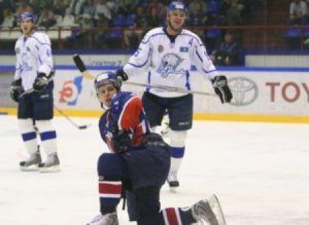 Штумпел продолжает играть в Астане