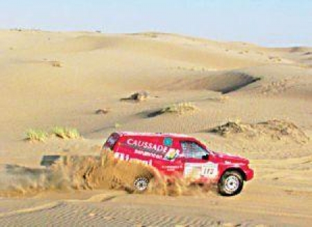 Машины буксовали в песках