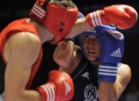 В последнем бою с участием казахстанца Серик Сапиев уступил Андрею Замковому