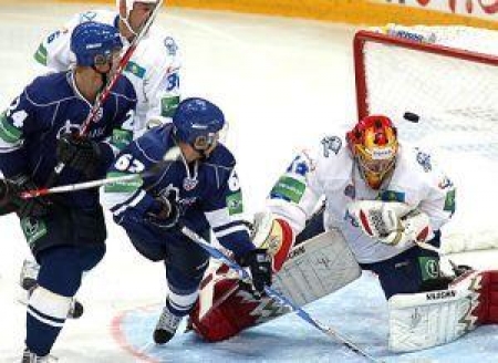 Шайба в воротах астанчан