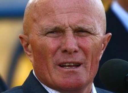 Президент Федерации легкой атлетики нашей страны генерал-полковник Павел Максимович Новиков