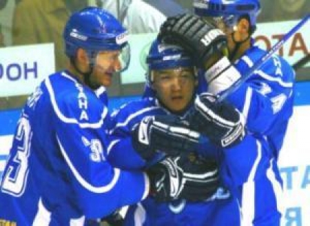 Жайлауов забросил третью шайбу