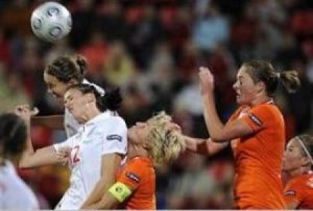 Голланддские девушки выиграли 2:0