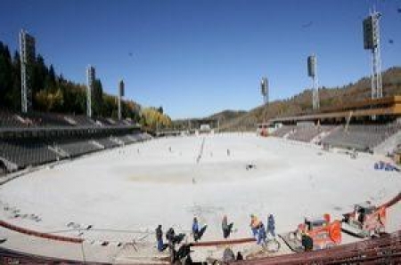 Реконструкции и строительства объектов к Зимним Азиатским играм 2011 года в эпоху глобального кризиса считались безумием и лишним поводом, чтобы «прославиться» на весь мир в качестве «неумех»
