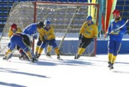 Хоккею с мячом в Казахстане приходится трудно