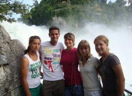 Залина Хайрутдинова, Тим (тренер), Даша Бережная , Алена Немчен и Камила Керимбаева (слева направо)