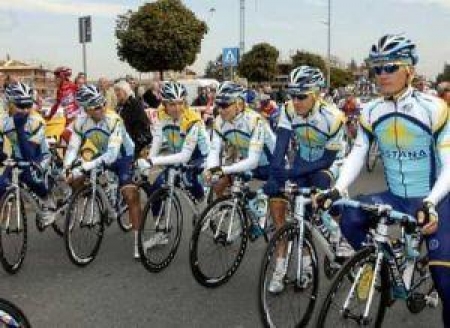 «Астану» в межсезонье уже покинули 12 гонщиков