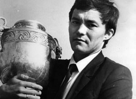 Одним из ключевых игроков того состава был капитан «Буревестника» Жанбек Сауранбаев